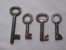 4 vintage antique skeleton keys key rusty old hollow w/ one solid barrel