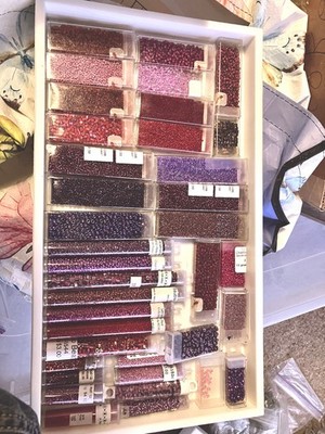 #079 Big lot of Glass Seed Beads Delicas Miyuki Toho 37 purple & red containers