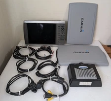 Garmin GPSMAPS 4212 & GSD 22 Sound Box with Cords Sun Damaged Screen