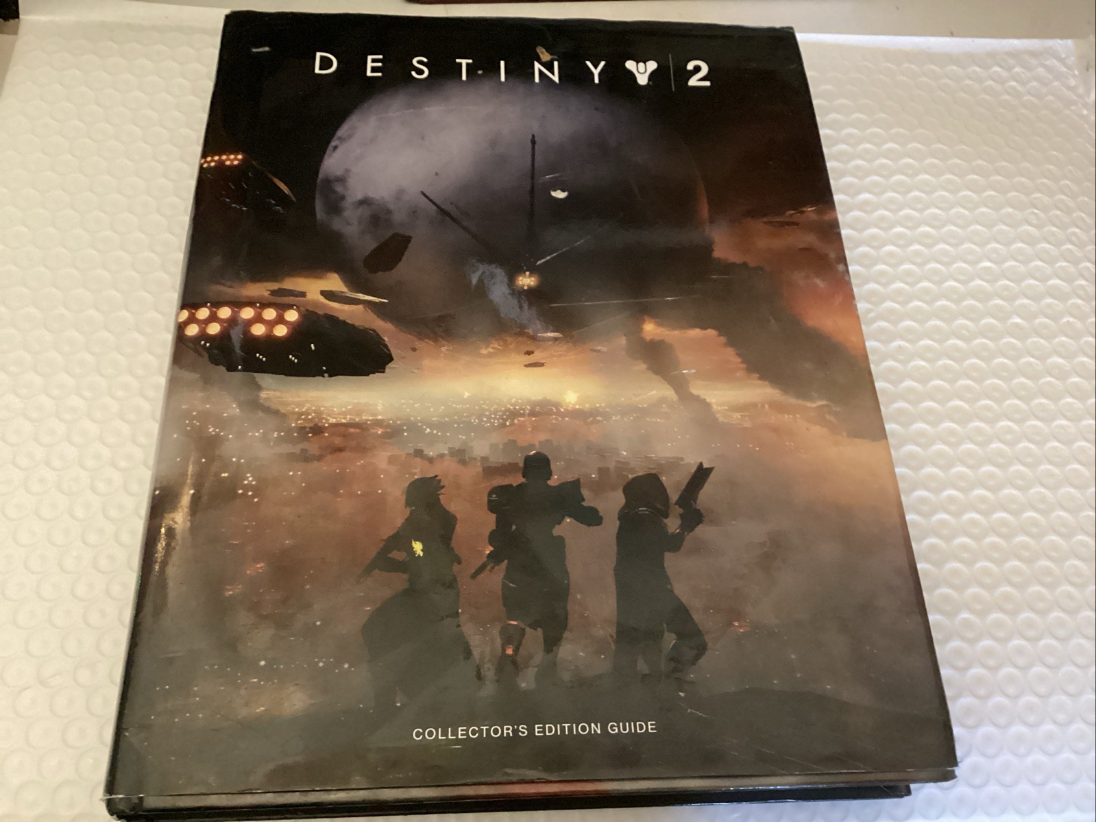 DESTINY 2 Collectors Edition Strategy Guide  2017 Prima Games Hardback Book