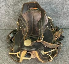 VTG Leather Western Horse Saddle with Brass Fittings  Stirrups - Black/Brown