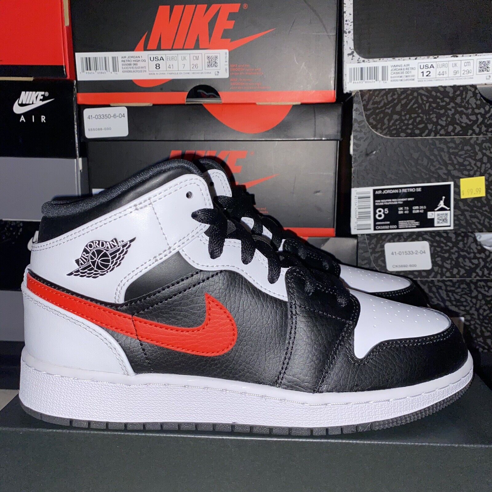 Air Jordan 1 Mid Chile Red