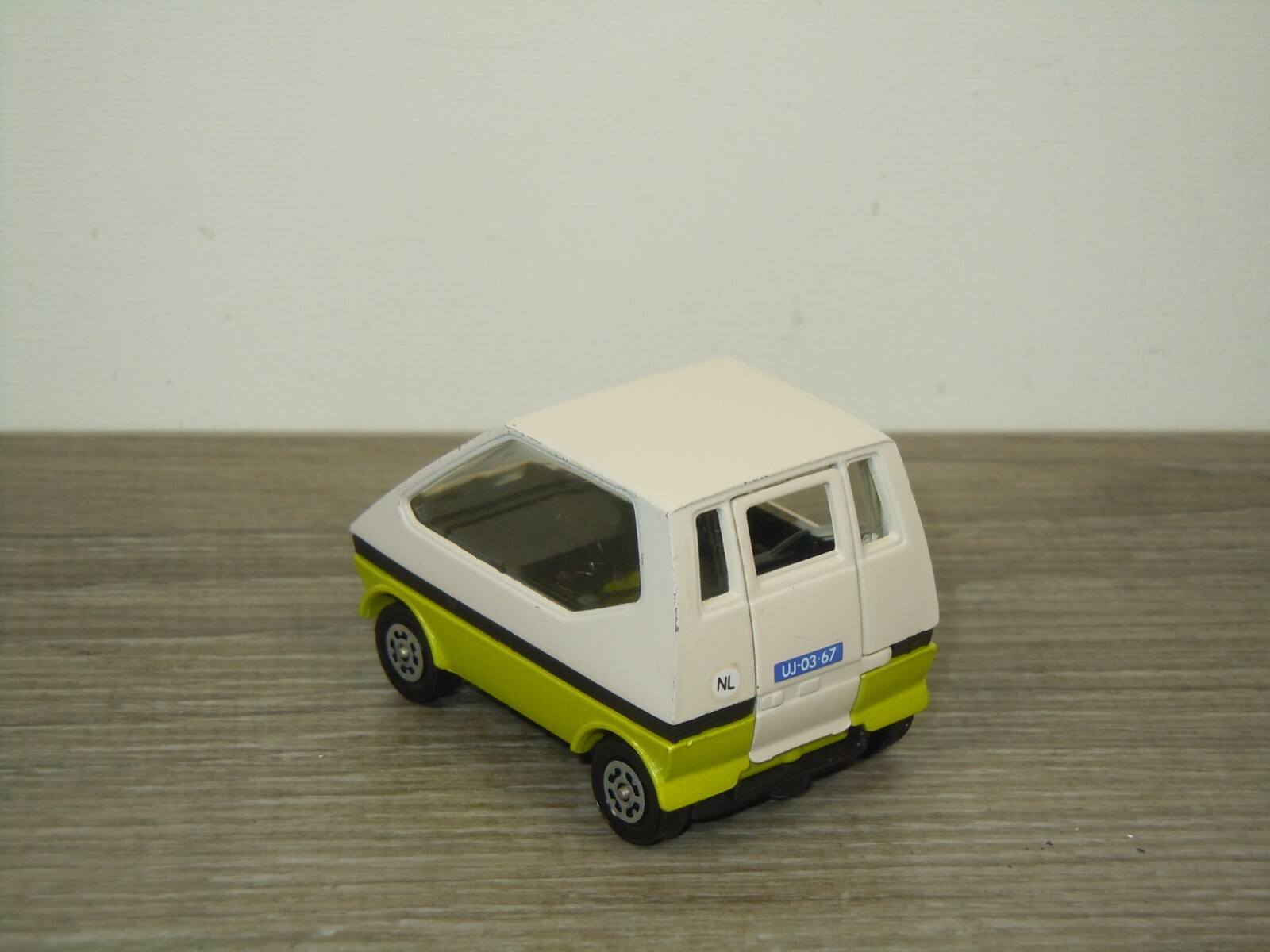 Picture 2 of 4