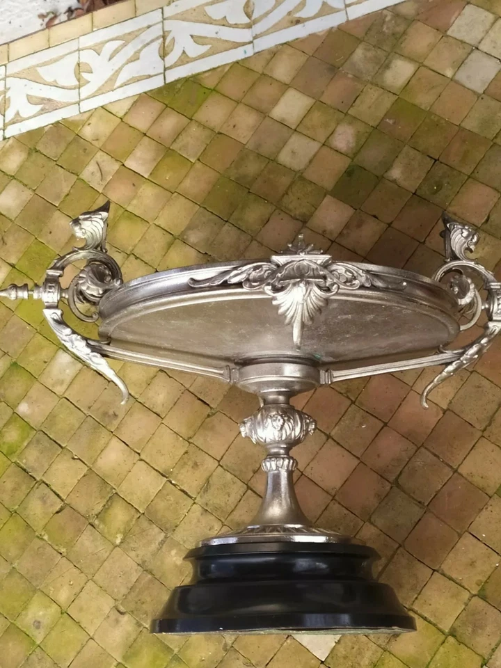 Superbe Centre de Table en Métal Nickelé Art de la Table Napoléon III , Ancien . - Photo 3/4