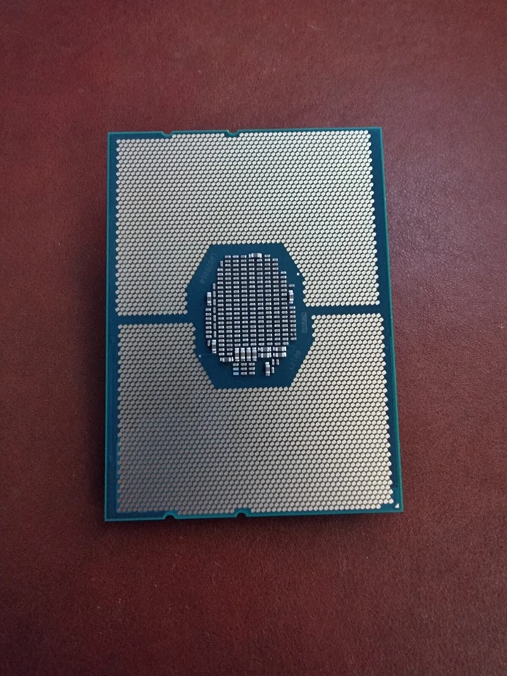 Intel Xeon Gold 6134 SR3AR - Image 2 of 3