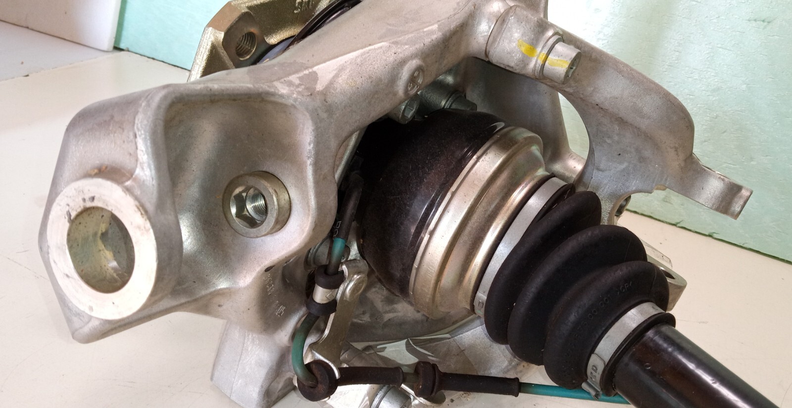 Ferrari 599 Wheel Bearing Upright Knuckle Hub_Drive Axle Shaft_220453_LH_NEW_612