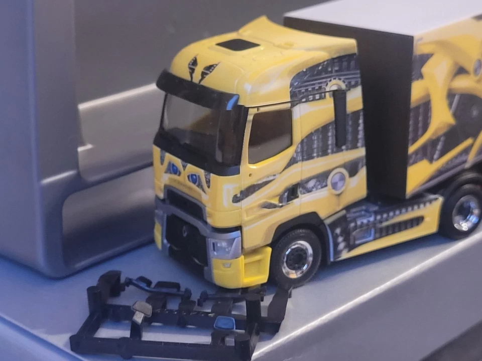 Renault T Renault Trucks Dynamics Promoción Tour Truck Amarillo Safeliner 937917 - Imagen 4 de 4