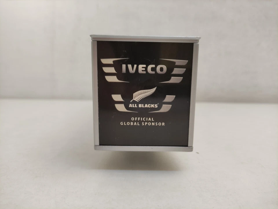 Rimorchio Iveco Stralis All Blacks Scala 1/43-I19 - Immagine 2 di 4