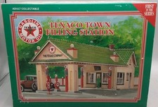 1930's TEXACO Town Porcelain Filling Station Building w/Lights 1st In Series NIB