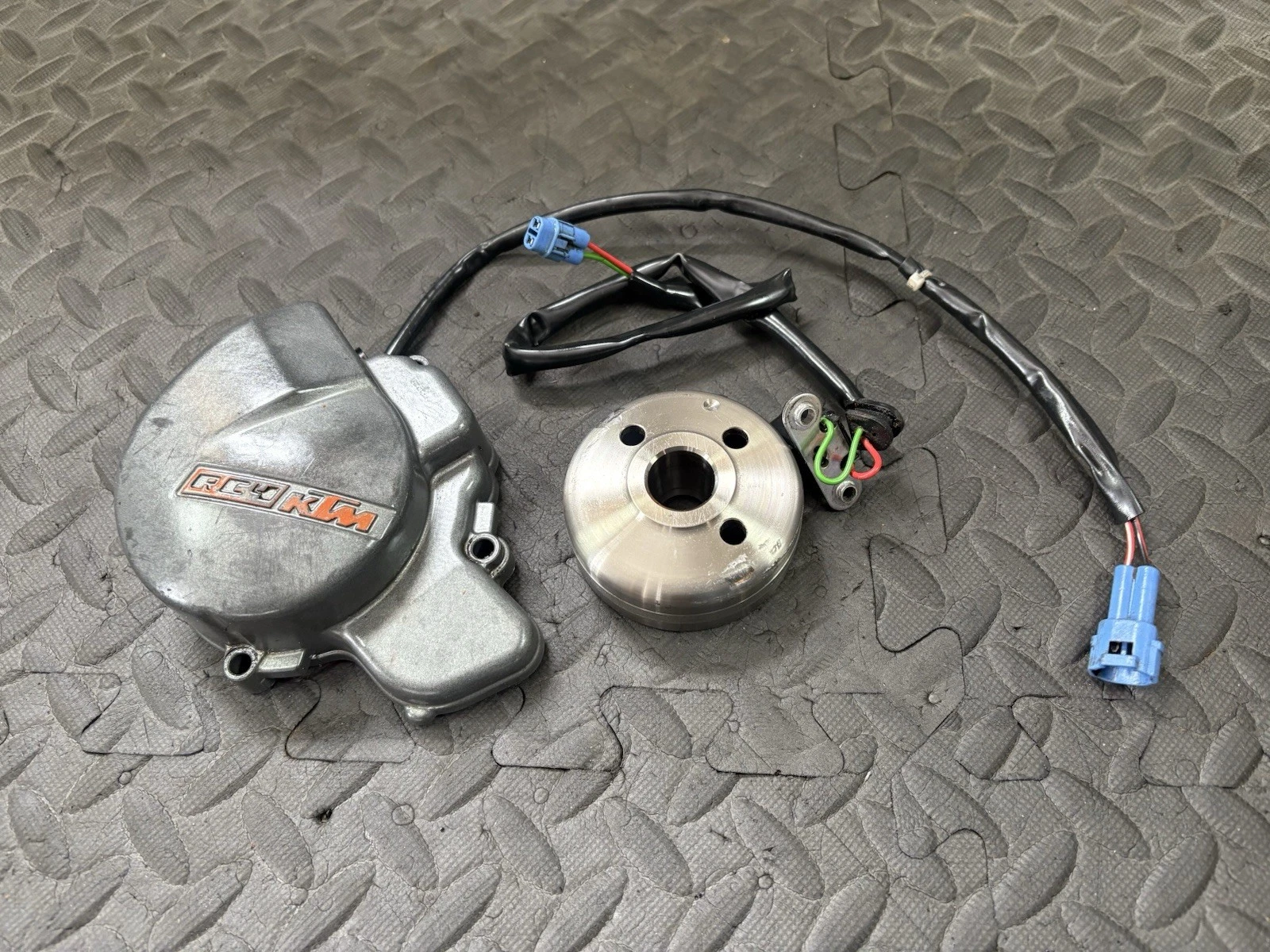 2005-2008 KTM 250 SXF OEM Stator Magneto Flywheel Cover Ignition 7703000220025