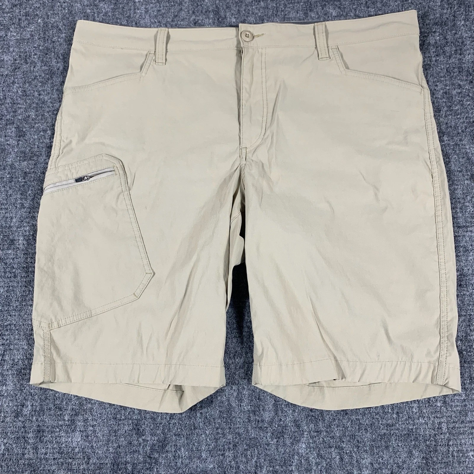 Eddie Bauer Shorts Mens 40 Tan Cargo Hiking Performance Stretch Gorpcore Light