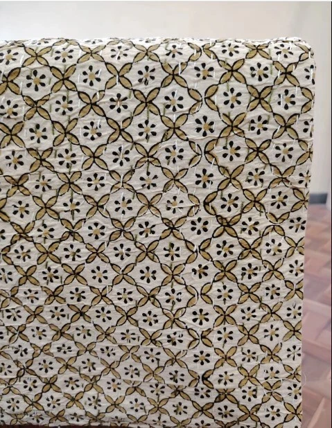Beige floral Print Indian kantha throw handmade cotton quilt king size bedspread - Image 4 of 4