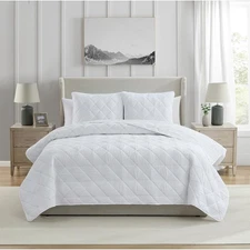 - Quilt Set, Soft 3-Piece Pinsonic Damask Bedding Set with Matching Shams, Id...