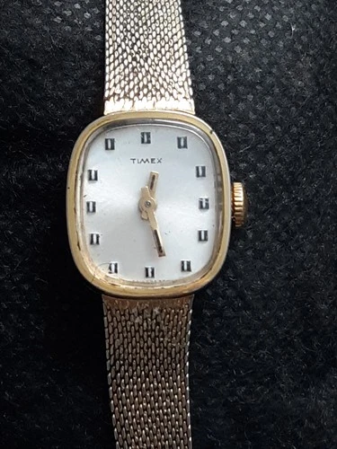 Vintage Timex Mechanical Women's Watch Silvertone Dial 7.3" Works great