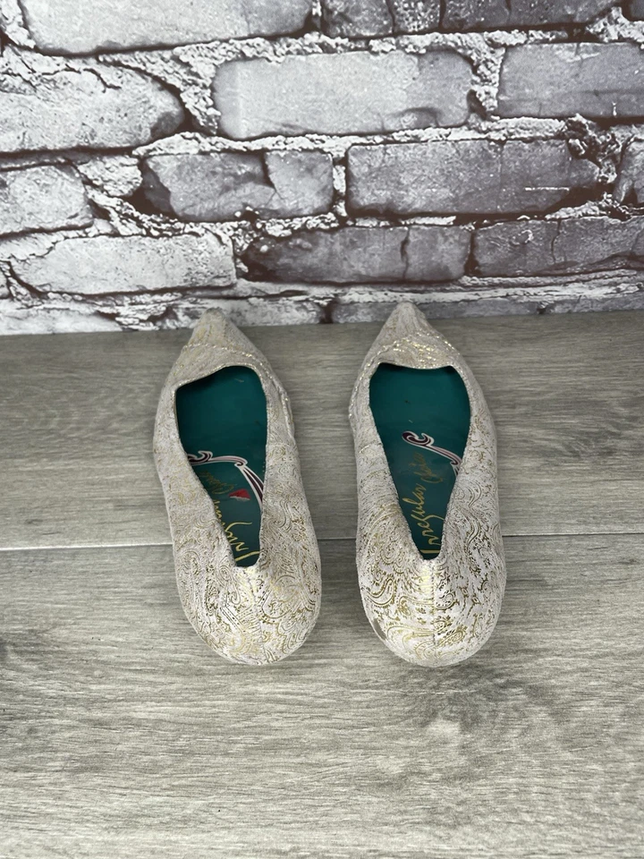 Irregular Choice Silver Suede Gold Shimmer Bridal Print Pointed Heels Women 39EU - Image 4 of 4