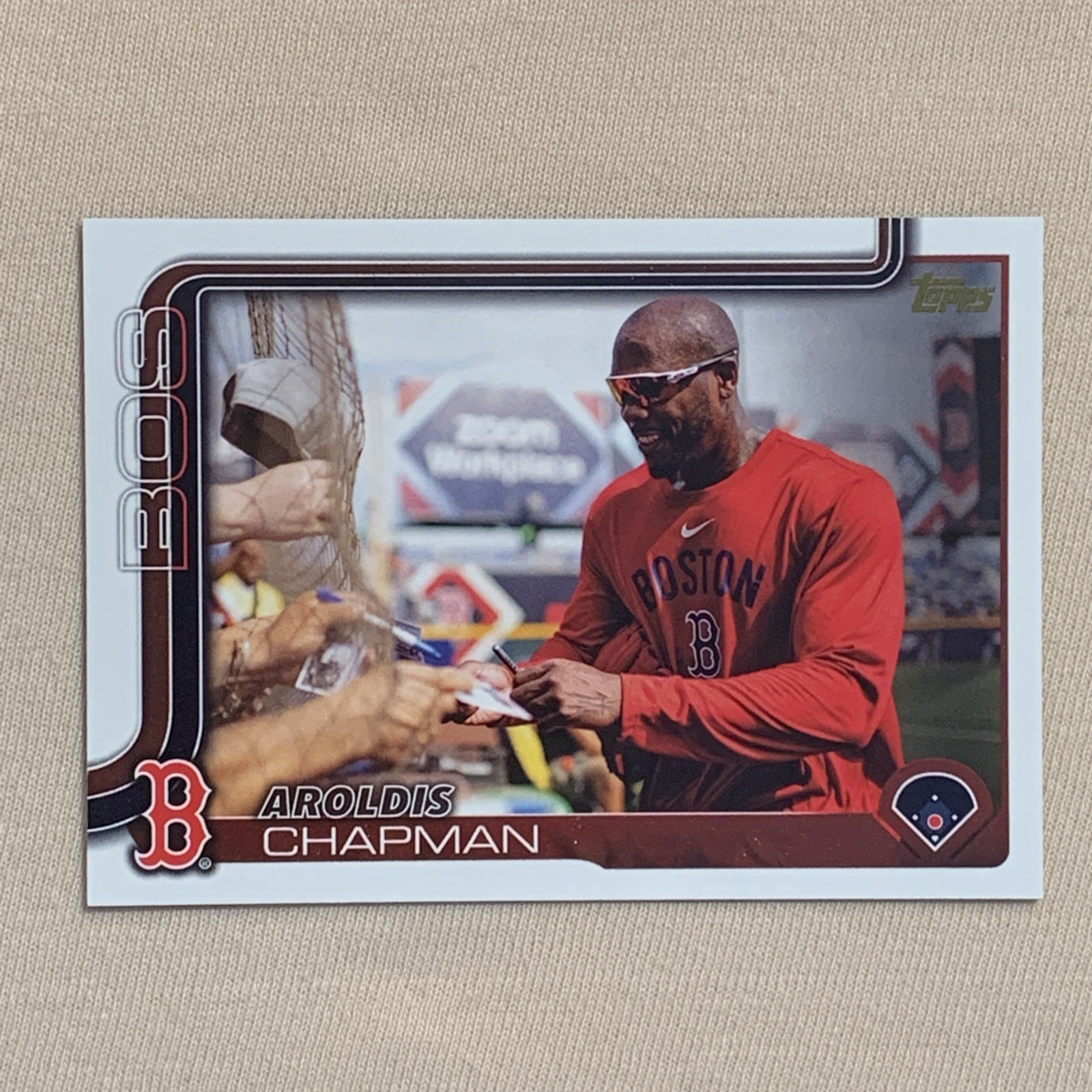 2025 Topps Update Aroldis Chapman #US116 Golden Mirror Photo Variation