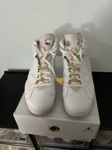 Air Jordan 6 Gold Hoops Size 10M/11.5W