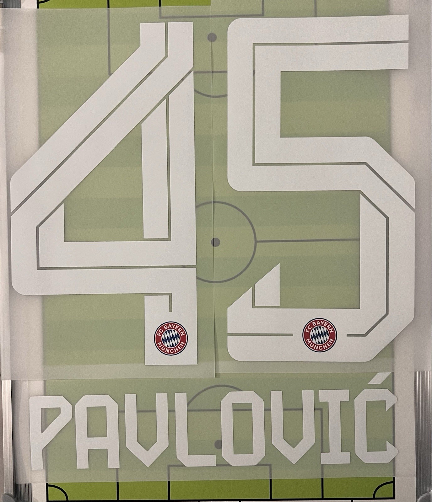Flocage Pavlovic 45 Bayern Munich pour rénovation et création maillot domicile