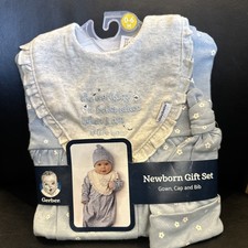 NWT Gerber World Is A Better Place Newborn Gift Set 0-6 Month