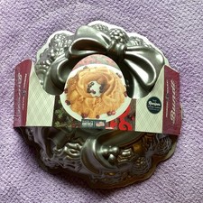 NORDIC WARE New 9 Cup Bundt Pan. Holiday Wrea...