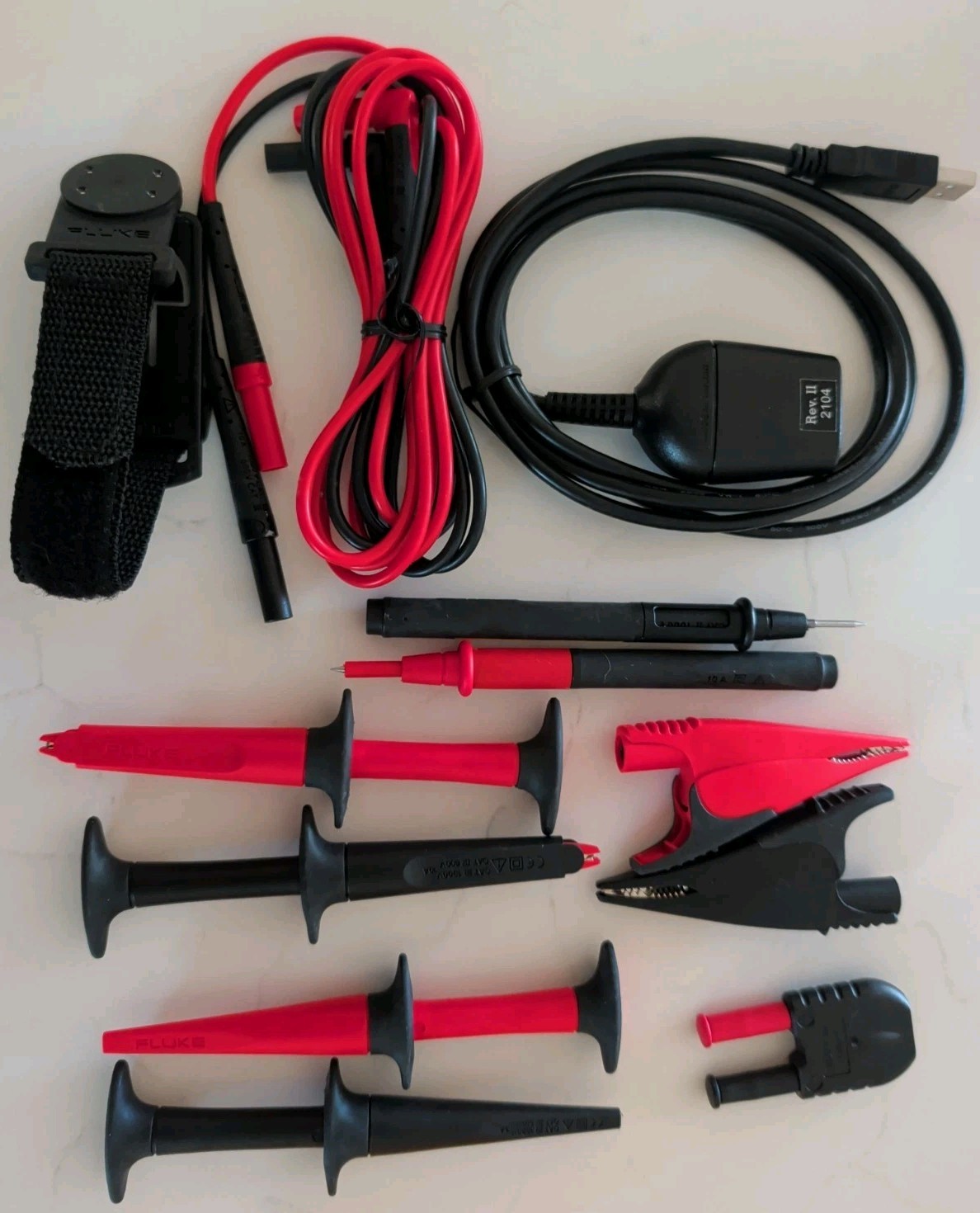 Fluke 289 True RMS 디지털 멀티미터 USB IR Rev III 케이블, 리드선 및 다양한 프로브 포함. 2