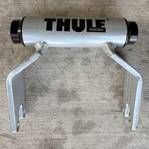 Thule thru-axle adapter