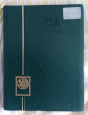 1 petit classeur vert Timbres Europe - belle cote