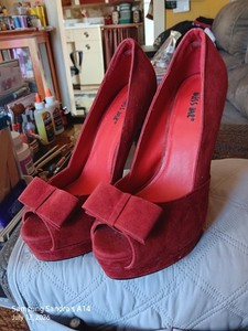 Size 6 Stilletos, Miss Me
