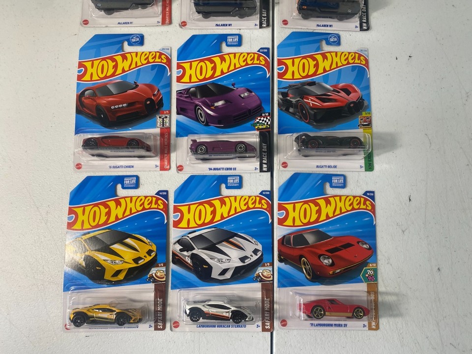 LOTTO DI 2 - Hot Wheels Monster Trucks ARANCIONE Hi-Tail Hauler & ORO LOTTO DI 2 - Hot Wheels Monster Trucks ARANCIONE Hi-Tail Hauler & ORO