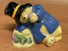 "Paddington EATS AN APPLE" Figurine Coalport England BONE CHINA 1976