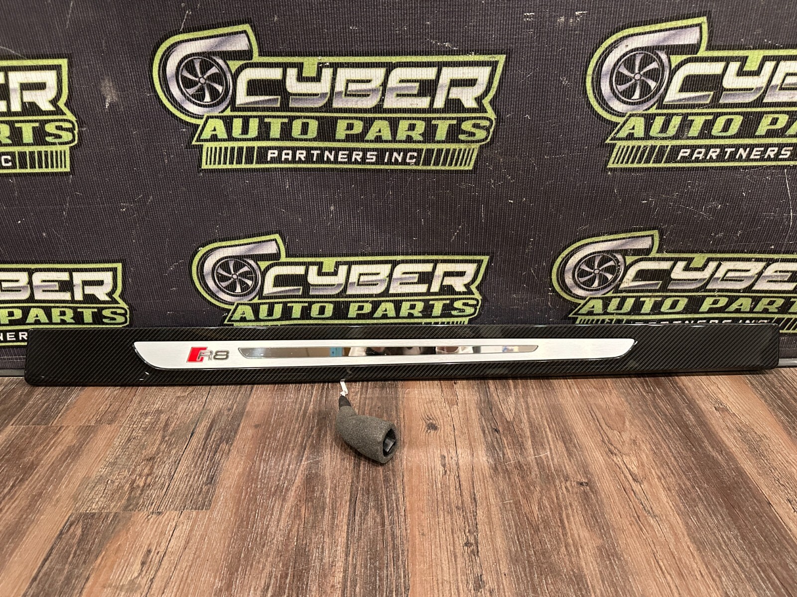 2017-18 AUDI R8 INTERIOR CARBON FIBER LEFT RIGHT KICK SCUFF PLATES OEM *READ*