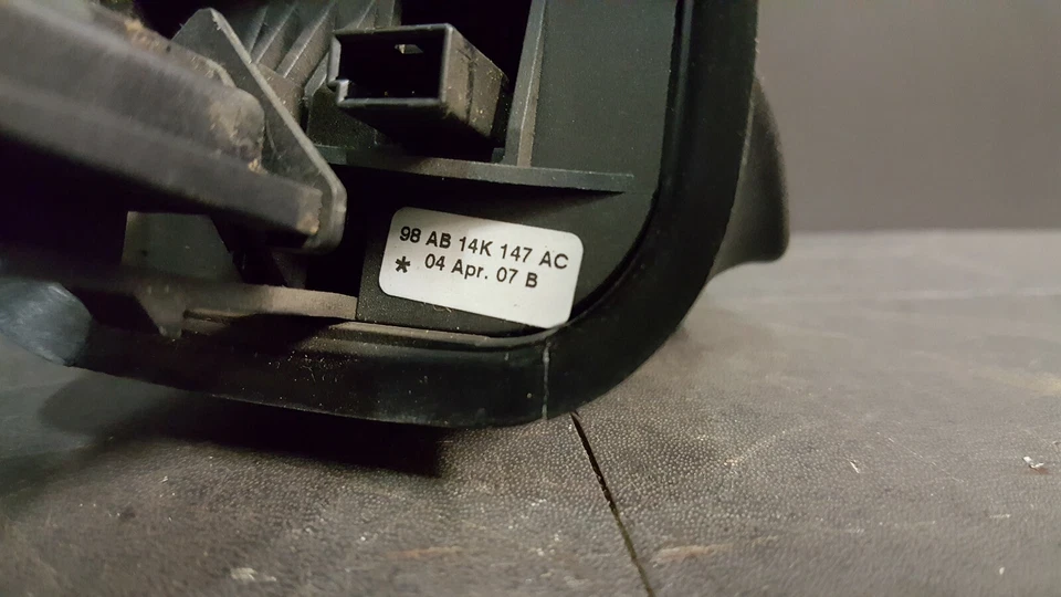 Commande Autoradio au Volant FORD Fiesta Focus Mondeo Transit 98AB-14K147-AC - Photo 2/3