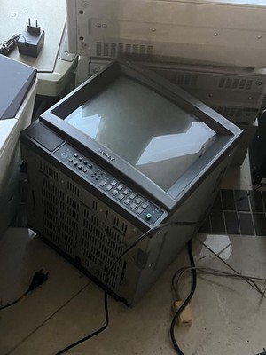 Sony Trinitron PVM-1344Q 14  Professional CRT Video Monitor