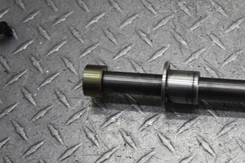 Triumph Daytona 900 1995 eje trasero llanta trasera eje perno pivote Foto 2 de 4