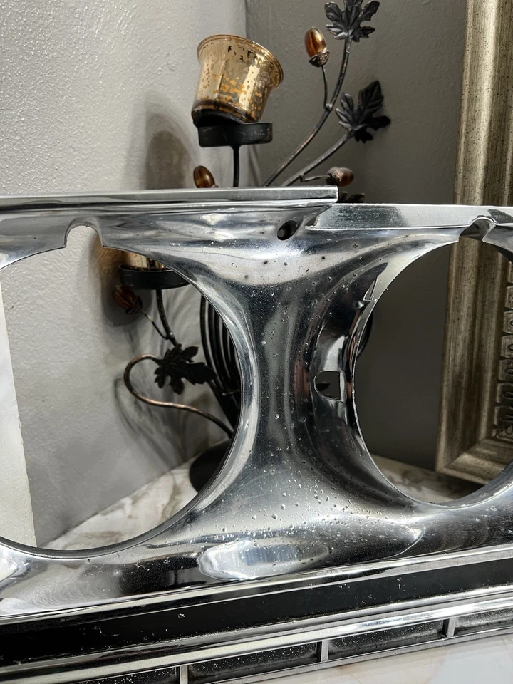 Buick Centurion Lesabre Electra 1973 bisel de faro lado derecho/pasajero Foto 2 de 4