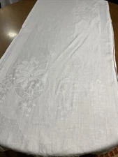 VTG Crisp White Linen Table Runner Floral Wisteria Elegant 21x48 Cottage Romance
