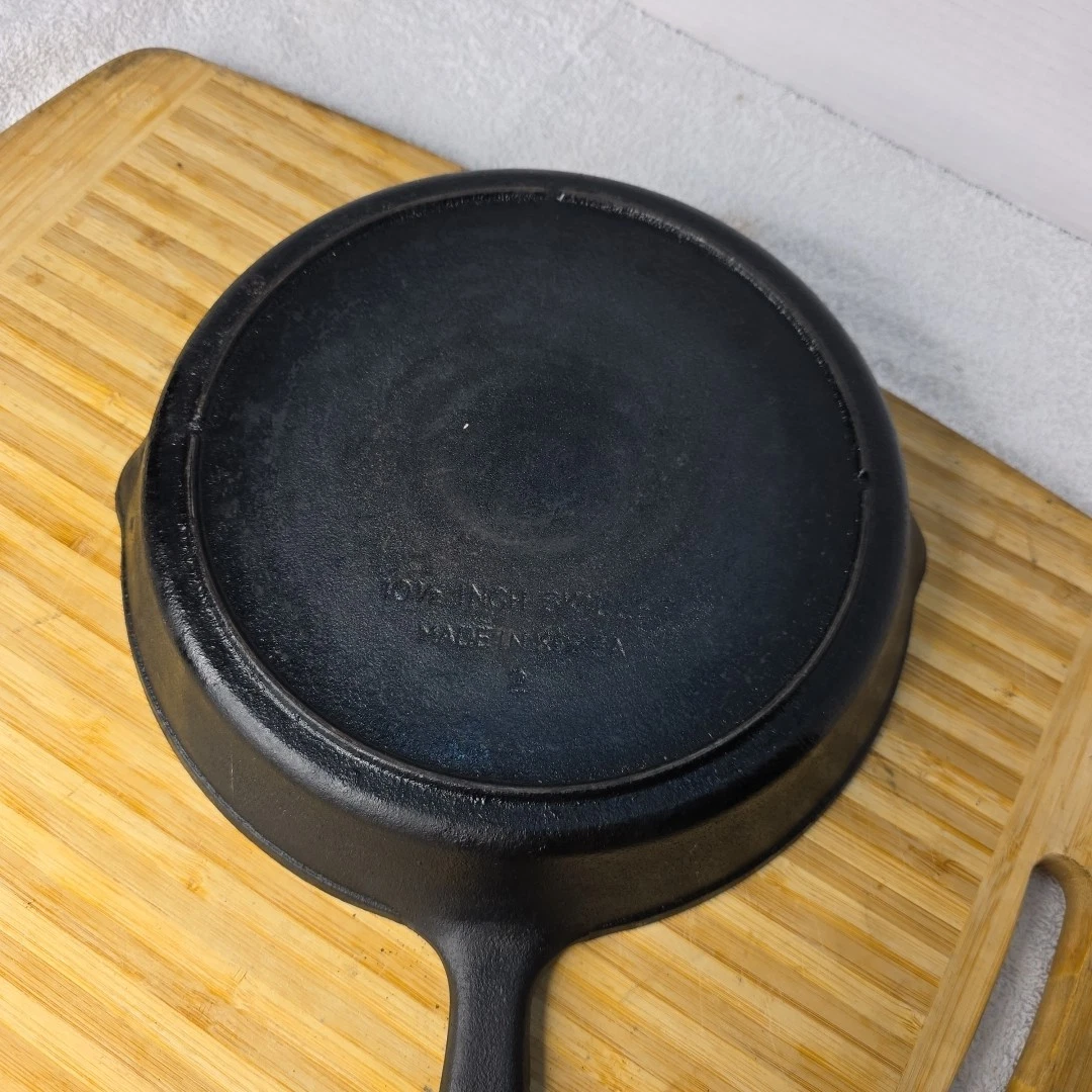 Cast Iron Skillet 10 1/2 No 2 Made in Korea Nice