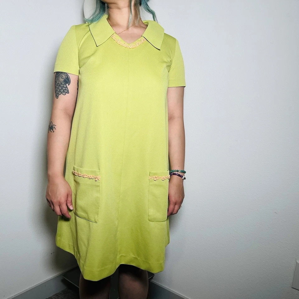 Mini Vestido Mediano De Colección Años 60 MOD Go-Go Verde Lima Poli Doble Tejido Cuello Daga Foto 4 de 4
