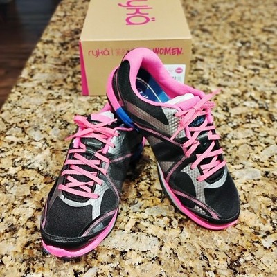 Women s Ryka Influence Training Sneakers Size 7 1/2W   NEW!