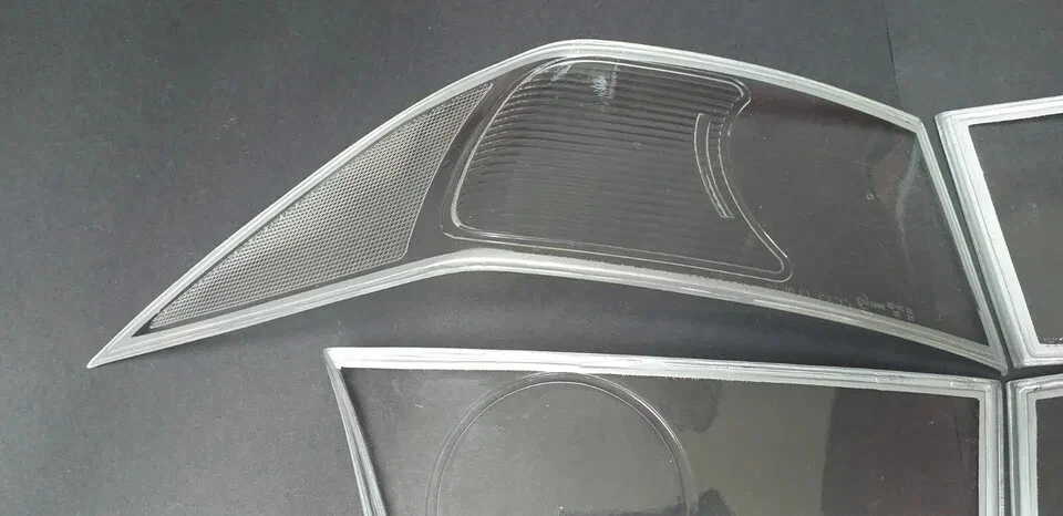 2004 TO 2008 ACURA CL7  TSX  ALL CLEAR TAILLIGHT LENSES - Image 3 of 4