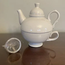 World Market White Steeper Tea Pot With Mug And Lid 24oz - Never Used