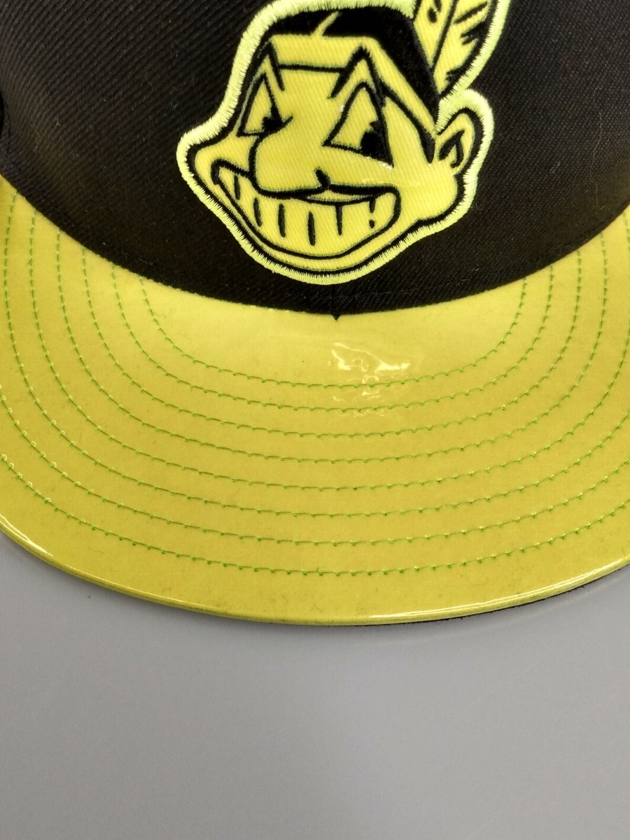 Cleveland Indians 黒 キャップ 7 3/8МＬB公認シール無し Cleveland Indians Hat Cap Fitted Mens 7 3/8 Black Neon