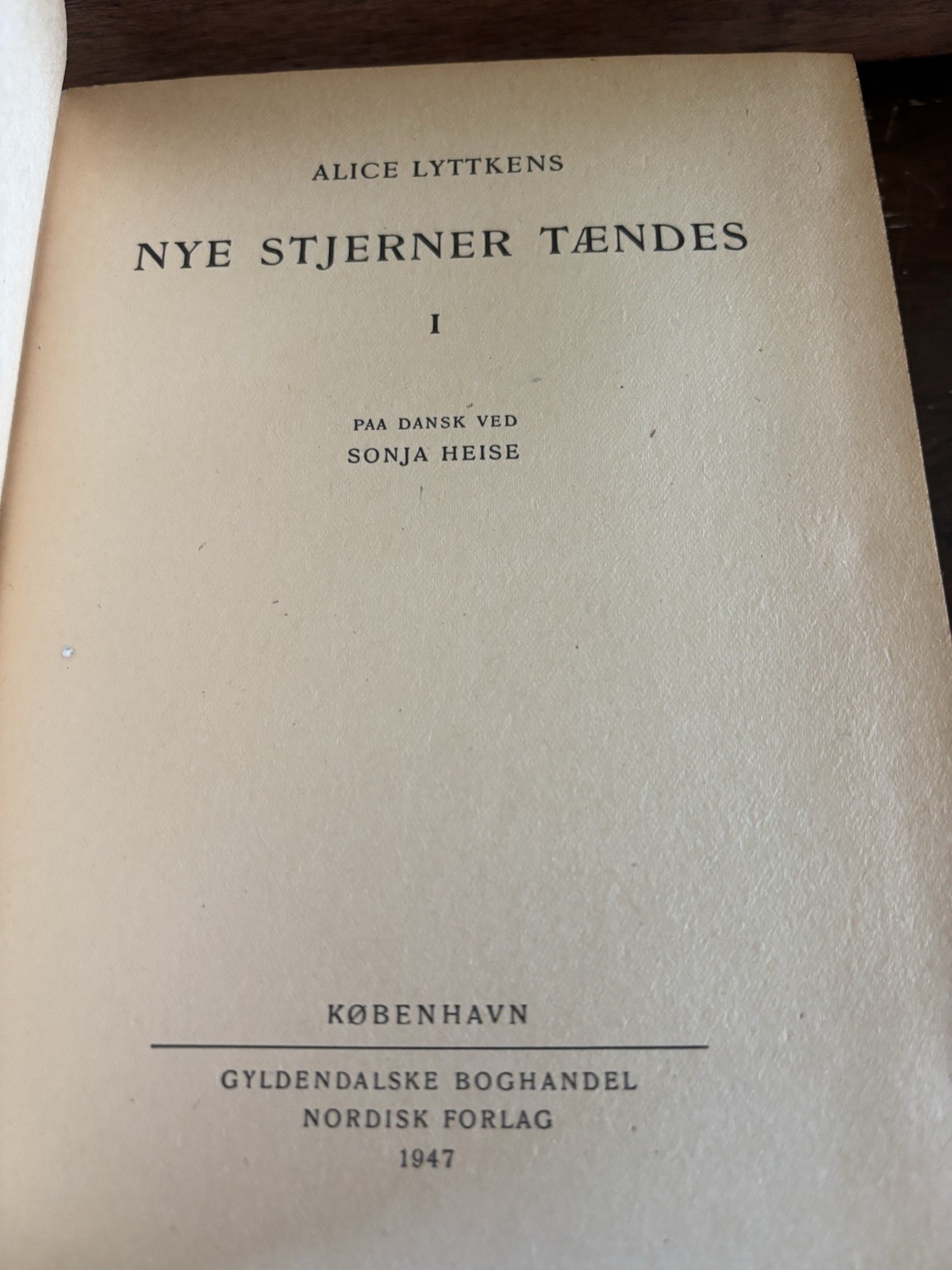 Nye Stjerner Taendes (New Stars Light Up in Danish) by Alice Lyttkens 1947 HC