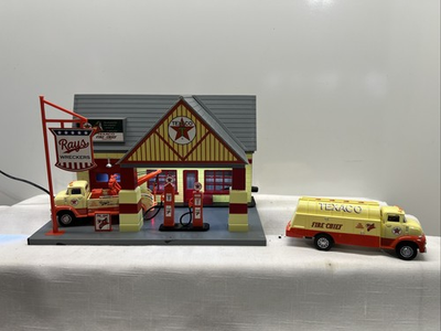 #ad #ad Menards Ray#x27;s Wreckers O Gauge Gold Collection Collectible Shop Texaco Lighted $116.10