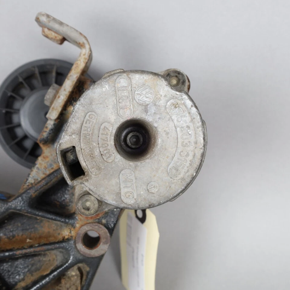 1993-1995 Volkswagen Eurovan 2.5 Alternator Bracket 074199201B OEM Used - Image 3 of 4