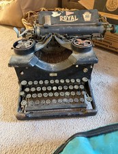 Vintage Royal Typewriter thumbnail