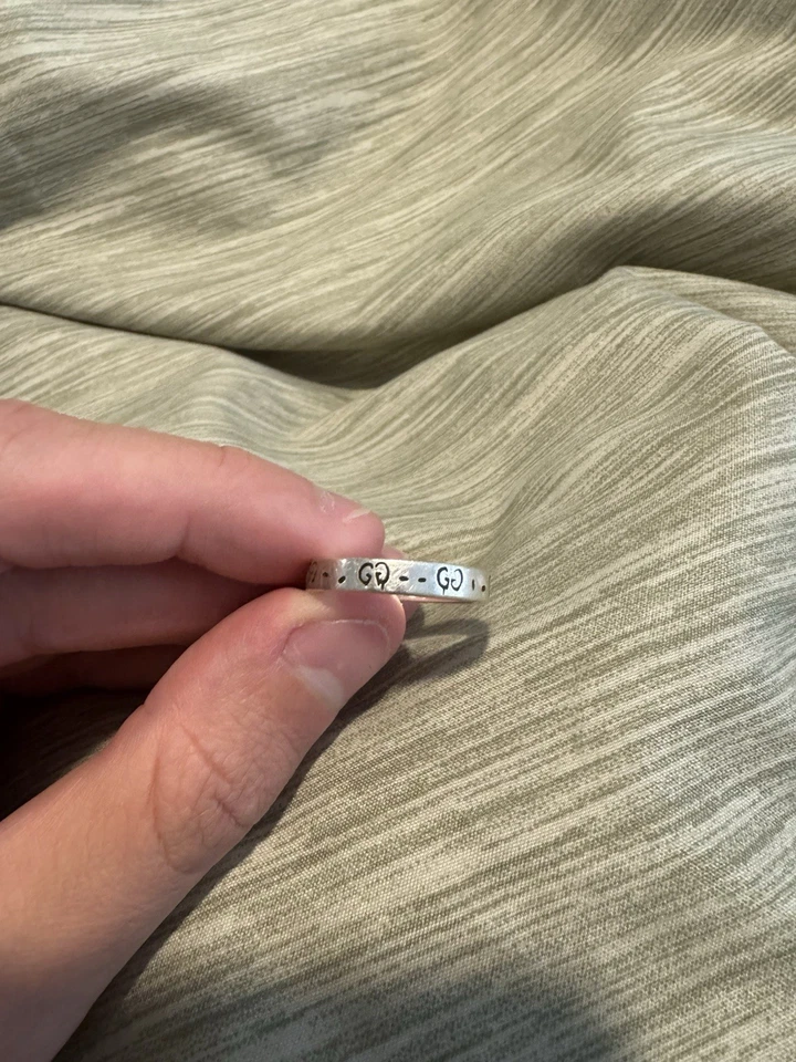 Anillo Gucci, fantasma, plata de ley de 4 mm, talla 9 Foto 3 de 4