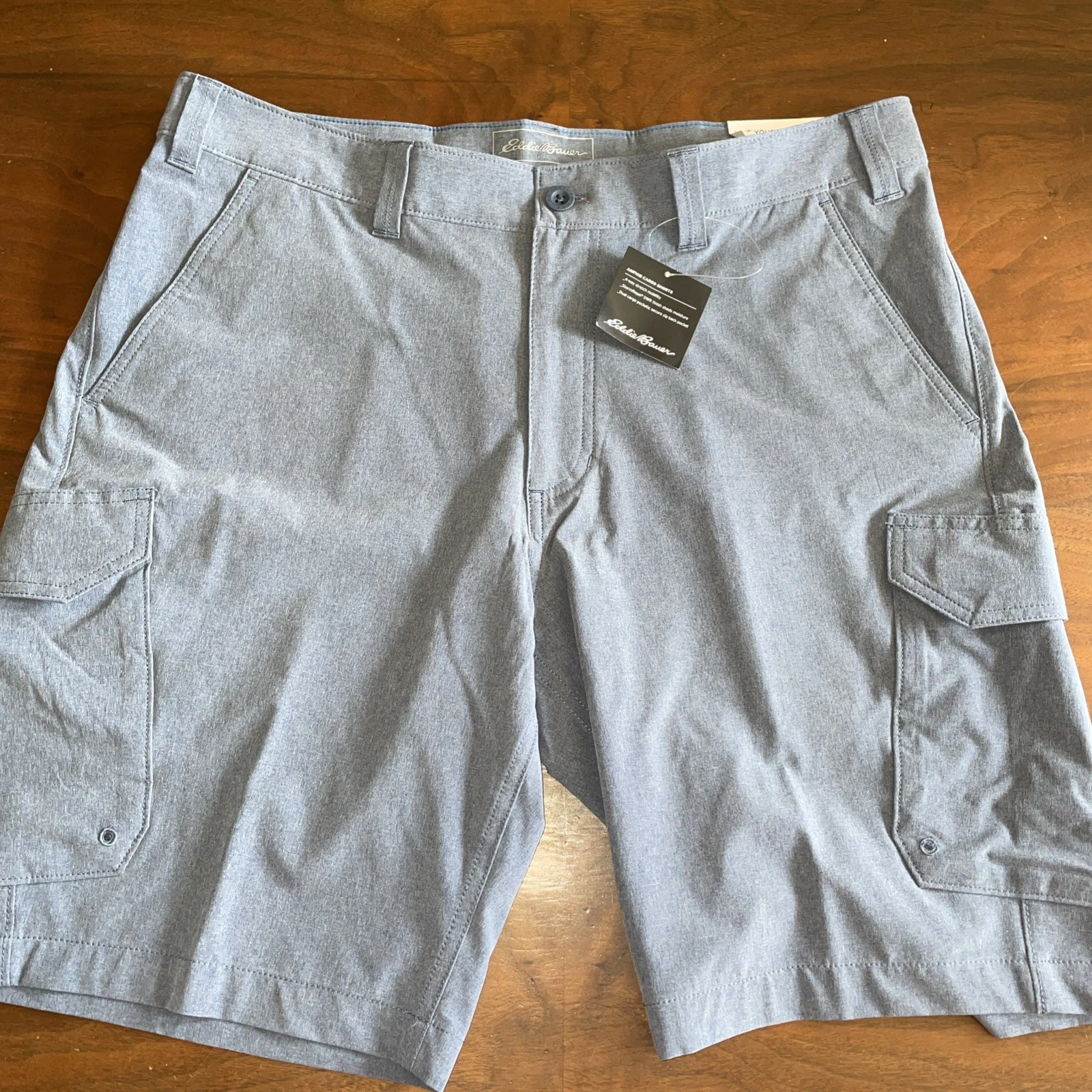 NWT EDDIE BAUER SIZE 36 INSEAM 10" AMPHIB CARGO SHORT BLUE