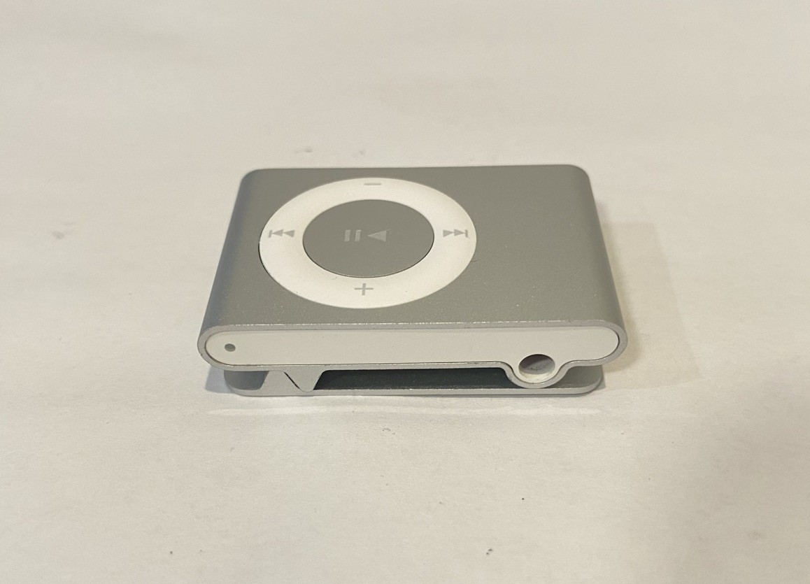 Apple iPod shuffle 2nd Generation Silver (1 GB) Works Great