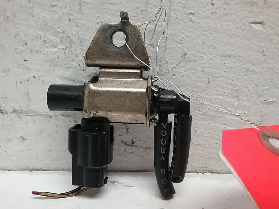 Electroválvula interruptor de vacío Nissan Quest S 2004-2005 K5T46673 (3,5 L V6 A/T 2x2) Foto 3 de 4